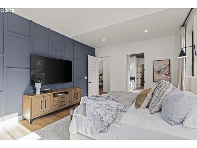 2065 Sw 75TH Ave, Portland, OR 97225