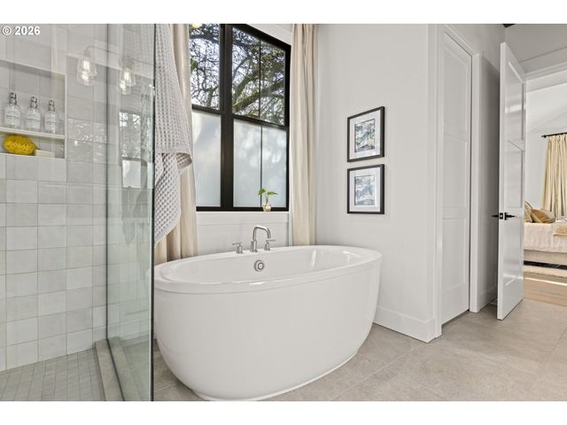 2065 Sw 75TH Ave, Portland, OR 97225