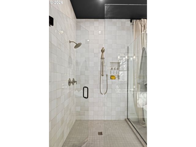 2065 Sw 75TH Ave, Portland, OR 97225