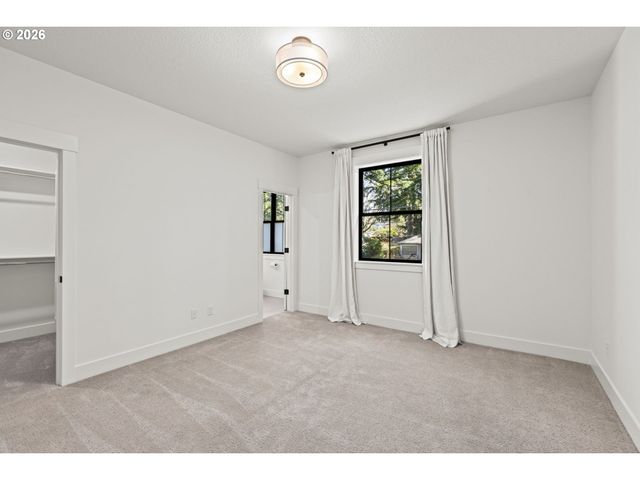 2065 Sw 75TH Ave, Portland, OR 97225