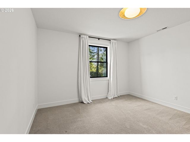 2065 Sw 75TH Ave, Portland, OR 97225