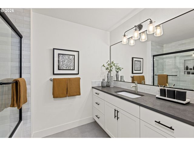 2065 Sw 75TH Ave, Portland, OR 97225