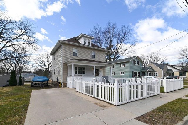 208 Stoughton Road, Edgerton, WI 53534