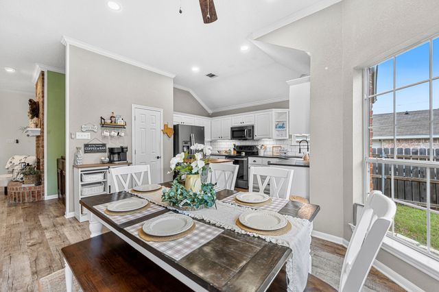 856 Tahoe Trail Drive, Hewitt, TX 76643