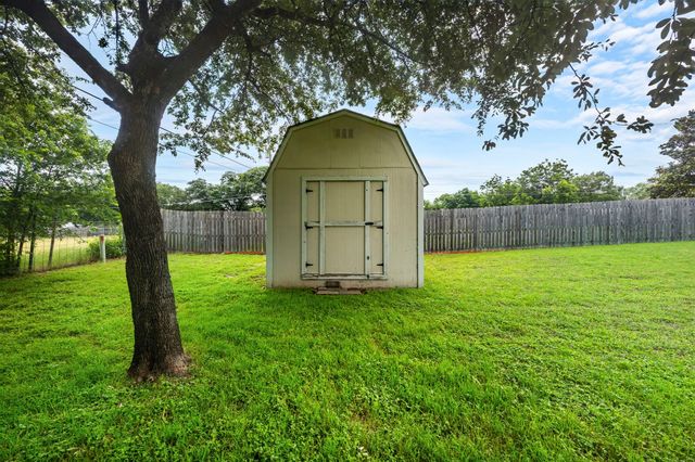 856 Tahoe Trail Drive, Hewitt, TX 76643