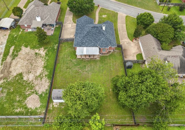 856 Tahoe Trail Drive, Hewitt, TX 76643