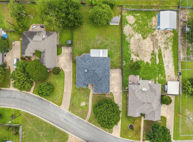 856 Tahoe Trail Drive, Hewitt, TX 76643
