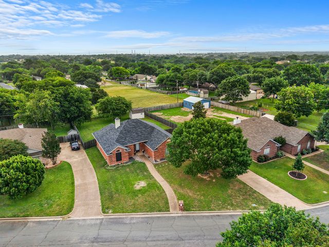 856 Tahoe Trail Drive, Hewitt, TX 76643