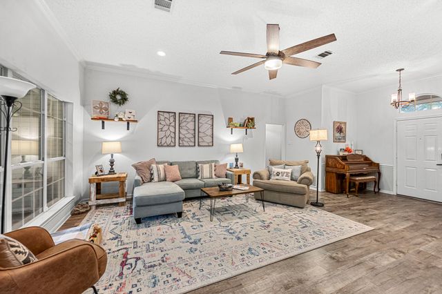 856 Tahoe Trail Drive, Hewitt, TX 76643