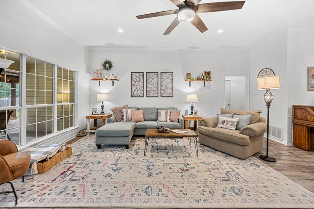 856 Tahoe Trail Drive, Hewitt, TX 76643