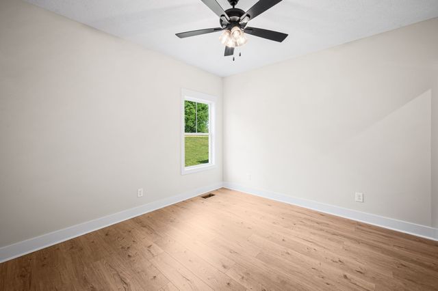 234 Low Plains Ln, Clarksville, TN 37043