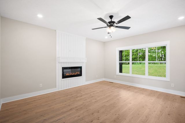 234 Low Plains Ln, Clarksville, TN 37043