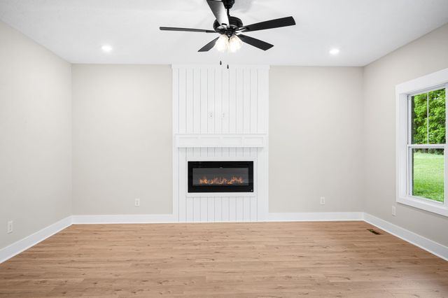 234 Low Plains Ln, Clarksville, TN 37043