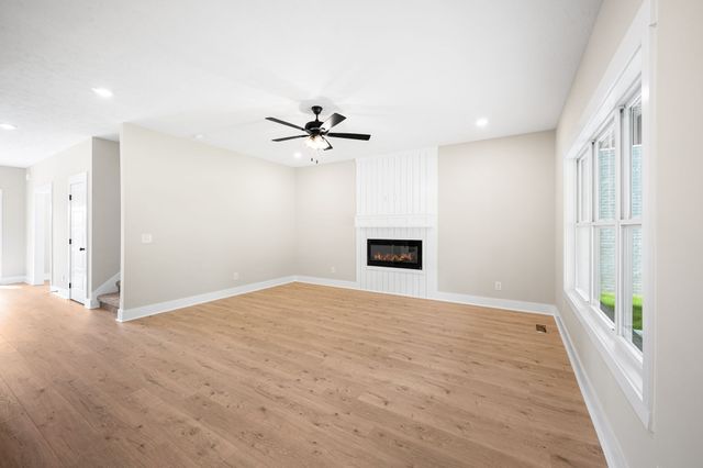 234 Low Plains Ln, Clarksville, TN 37043