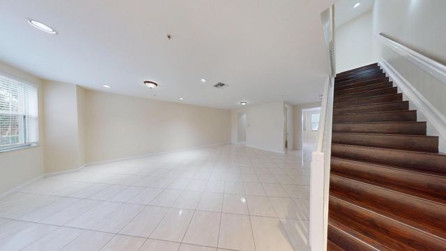 690 Amador Lane 3, West Palm Beach, FL 33401