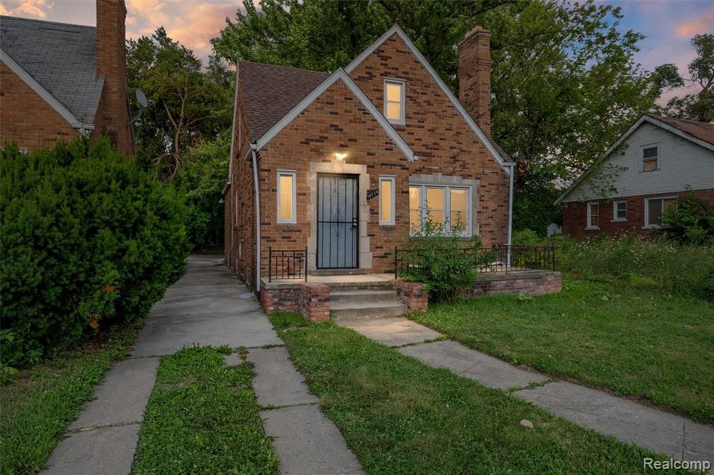 14774 Woodmont Avenue, Detroit, MI 48227