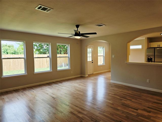 4227 Richmeadow Drive, Houston, TX 77048