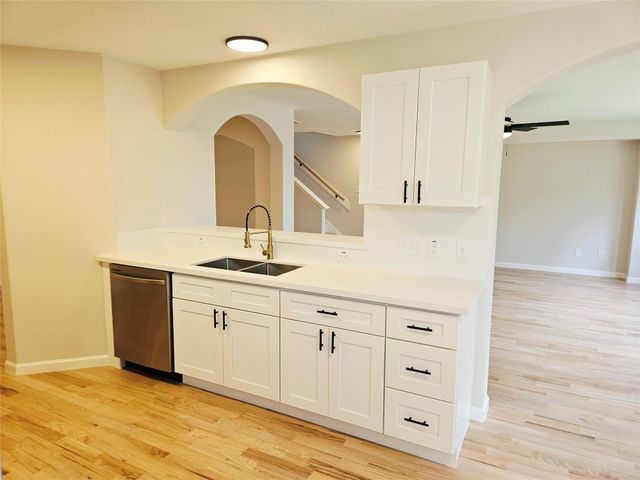 4227 Richmeadow Drive, Houston, TX 77048