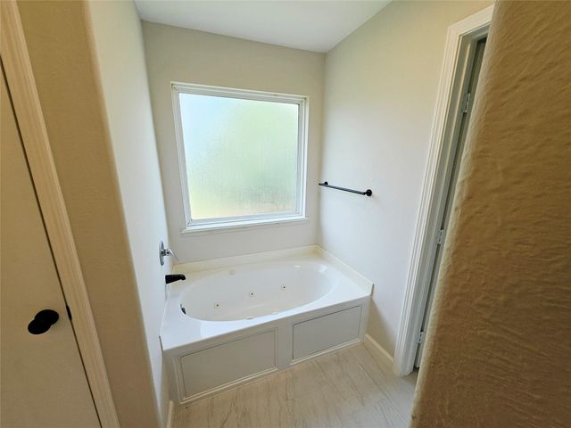 4227 Richmeadow Drive, Houston, TX 77048