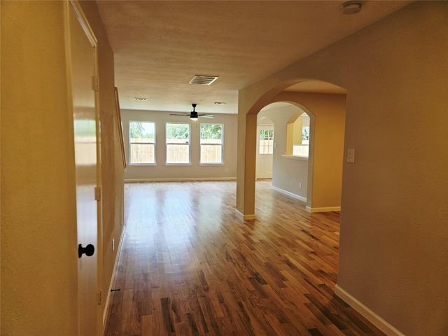 4227 Richmeadow Drive, Houston, TX 77048