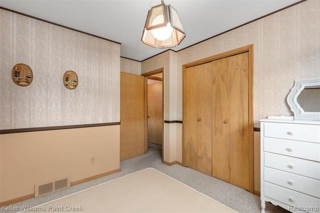 26642 Roan Avenue, Warren, MI 48089