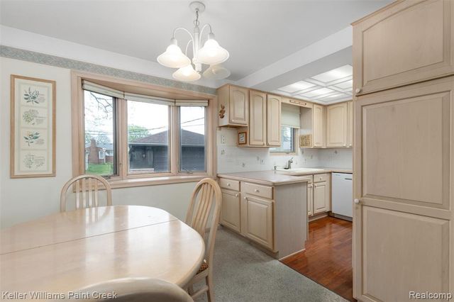26642 Roan Avenue, Warren, MI 48089