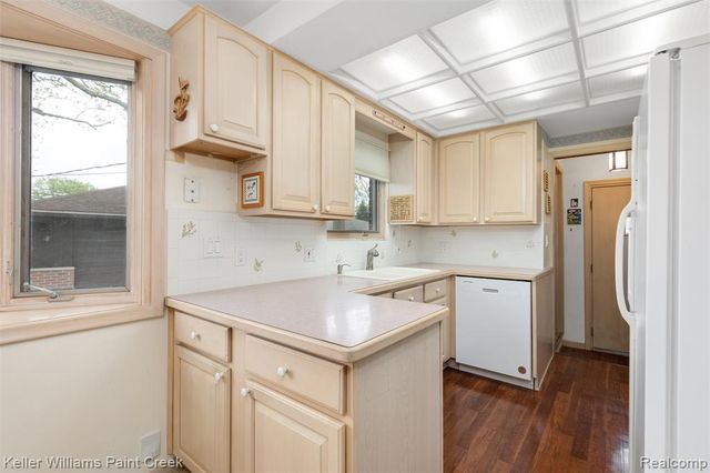 26642 Roan Avenue, Warren, MI 48089