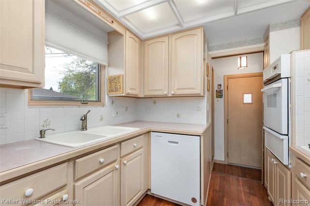26642 Roan Avenue, Warren, MI 48089