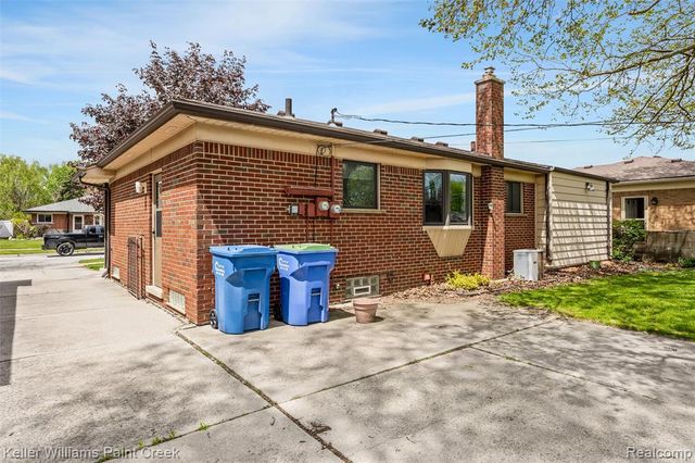 26642 Roan Avenue, Warren, MI 48089