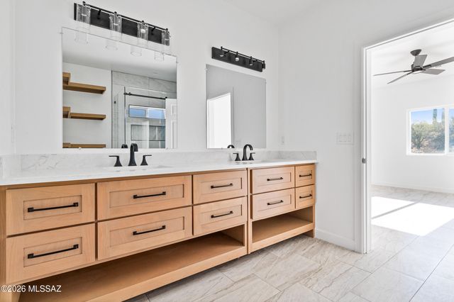 10910 E Escalante Road, Tucson, AZ 85730