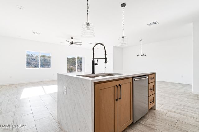 10910 E Escalante Road, Tucson, AZ 85730