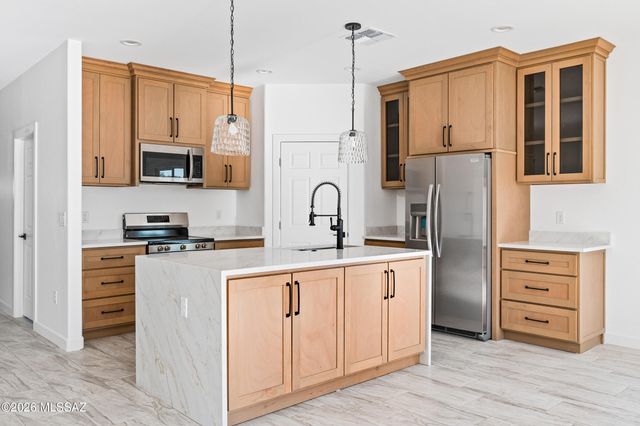 10910 E Escalante Road, Tucson, AZ 85730