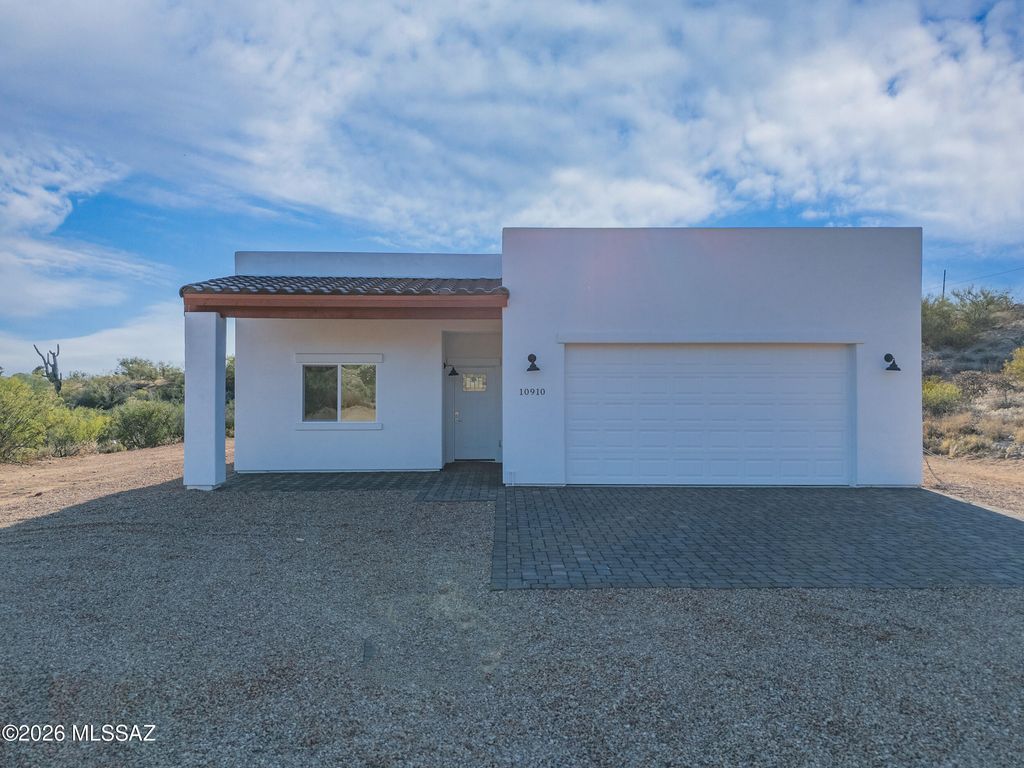 10910 E Escalante Road, Tucson, AZ 85730