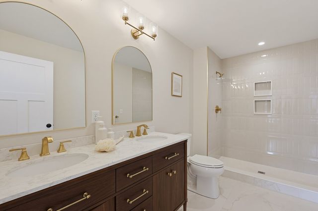 21 Dwinell Road B, Taunton, MA 02780