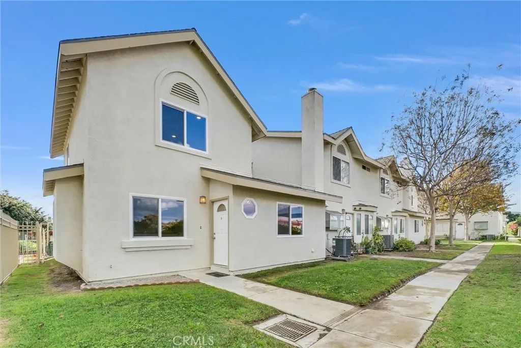 1413 S White Avenue A, Pomona, CA 91766