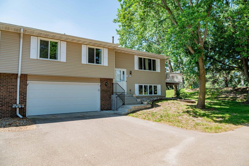 4699 Ridge Cliff Drive, Eagan, MN 55122