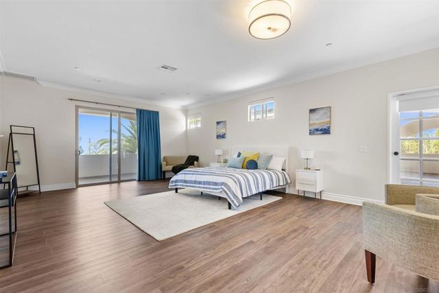 1280 Santa Fe Dr, Encinitas, CA 92024