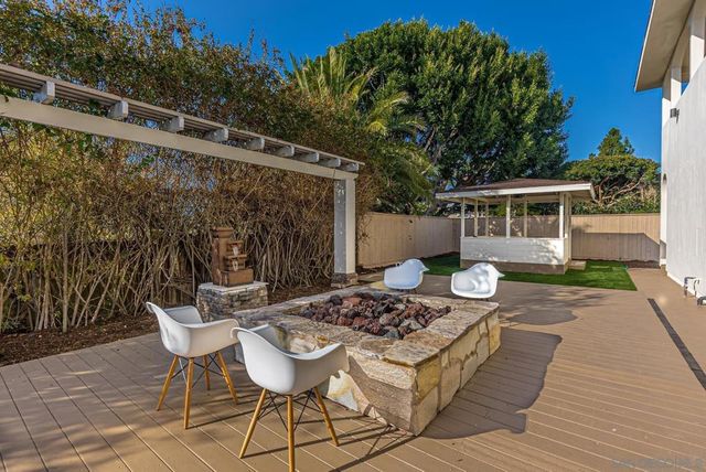 1280 Santa Fe Dr, Encinitas, CA 92024