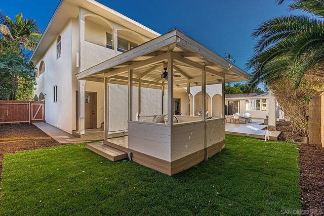 1280 Santa Fe Dr, Encinitas, CA 92024