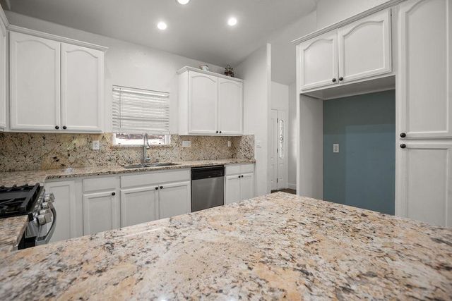 6221 Pine Needle Ln, Placerville, CA 95667