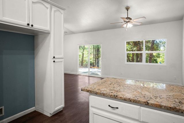 6221 Pine Needle Ln, Placerville, CA 95667