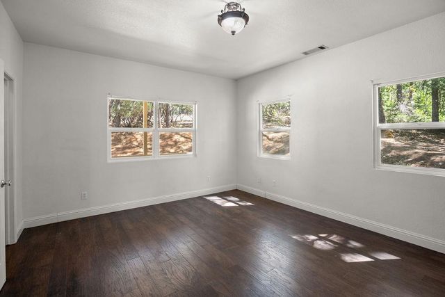6221 Pine Needle Ln, Placerville, CA 95667