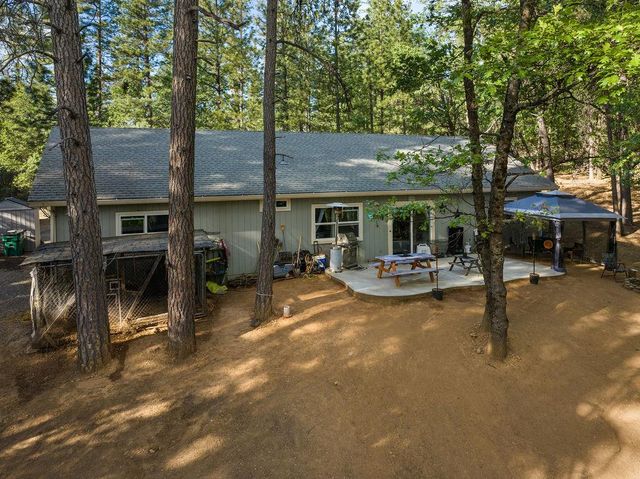 6221 Pine Needle Ln, Placerville, CA 95667