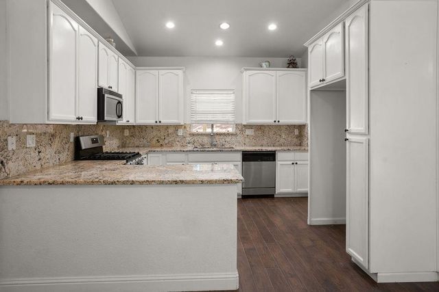 6221 Pine Needle Ln, Placerville, CA 95667