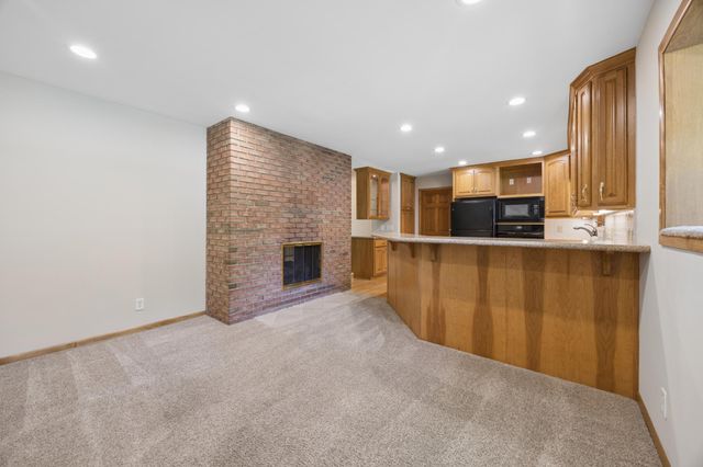 443 Salem Place, Mahtomedi, MN 55115