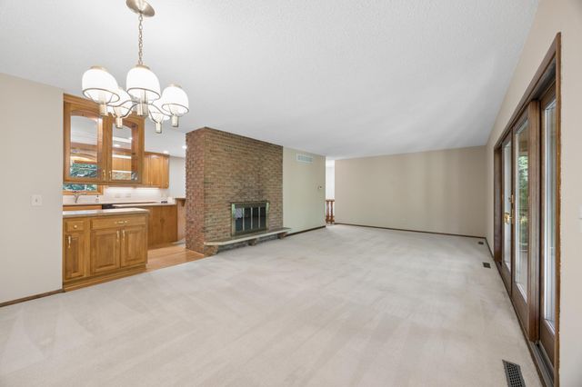 443 Salem Place, Mahtomedi, MN 55115
