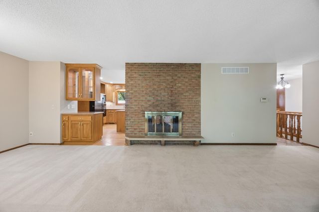 443 Salem Place, Mahtomedi, MN 55115