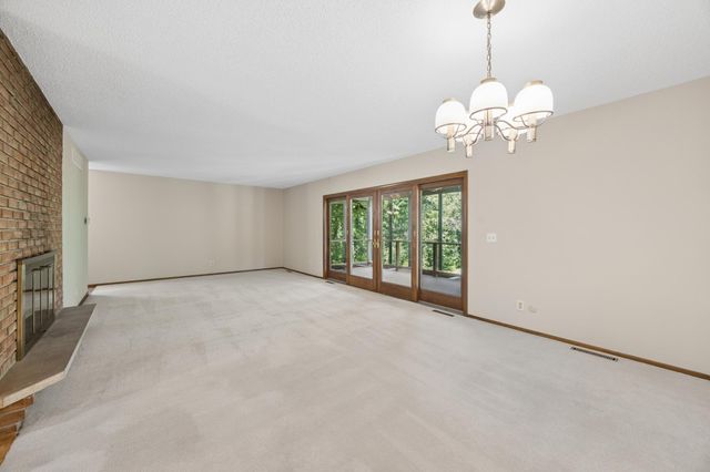 443 Salem Place, Mahtomedi, MN 55115