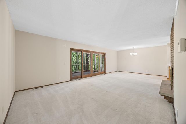 443 Salem Place, Mahtomedi, MN 55115