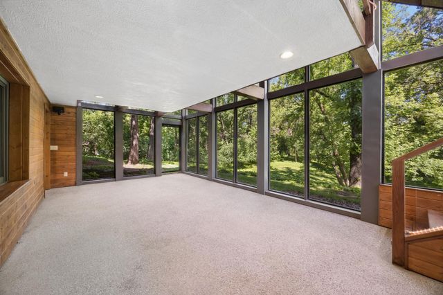 443 Salem Place, Mahtomedi, MN 55115